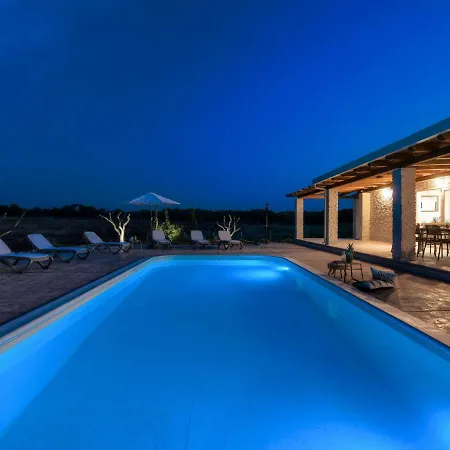 Charming In Poljica With Pool