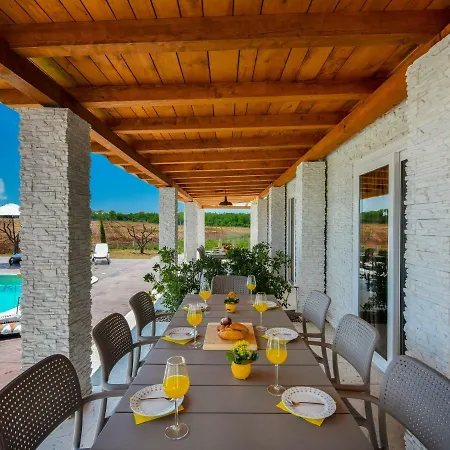 Villa Charming In Poljica With Pool