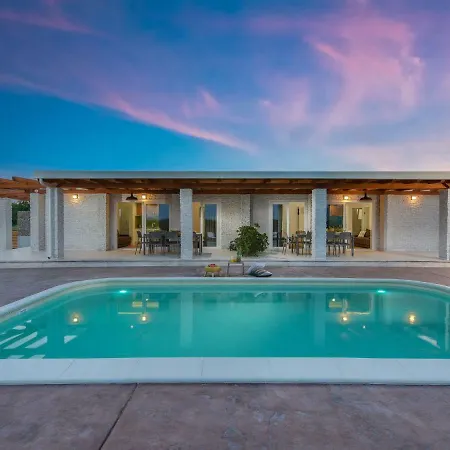 Charming In Poljica With Pool Villa *
