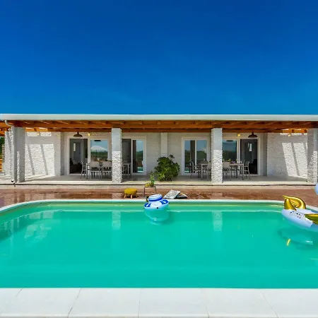 Charming In Poljica With Pool Villa *