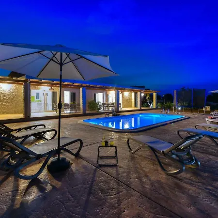 Charming In Poljica With Pool Villa